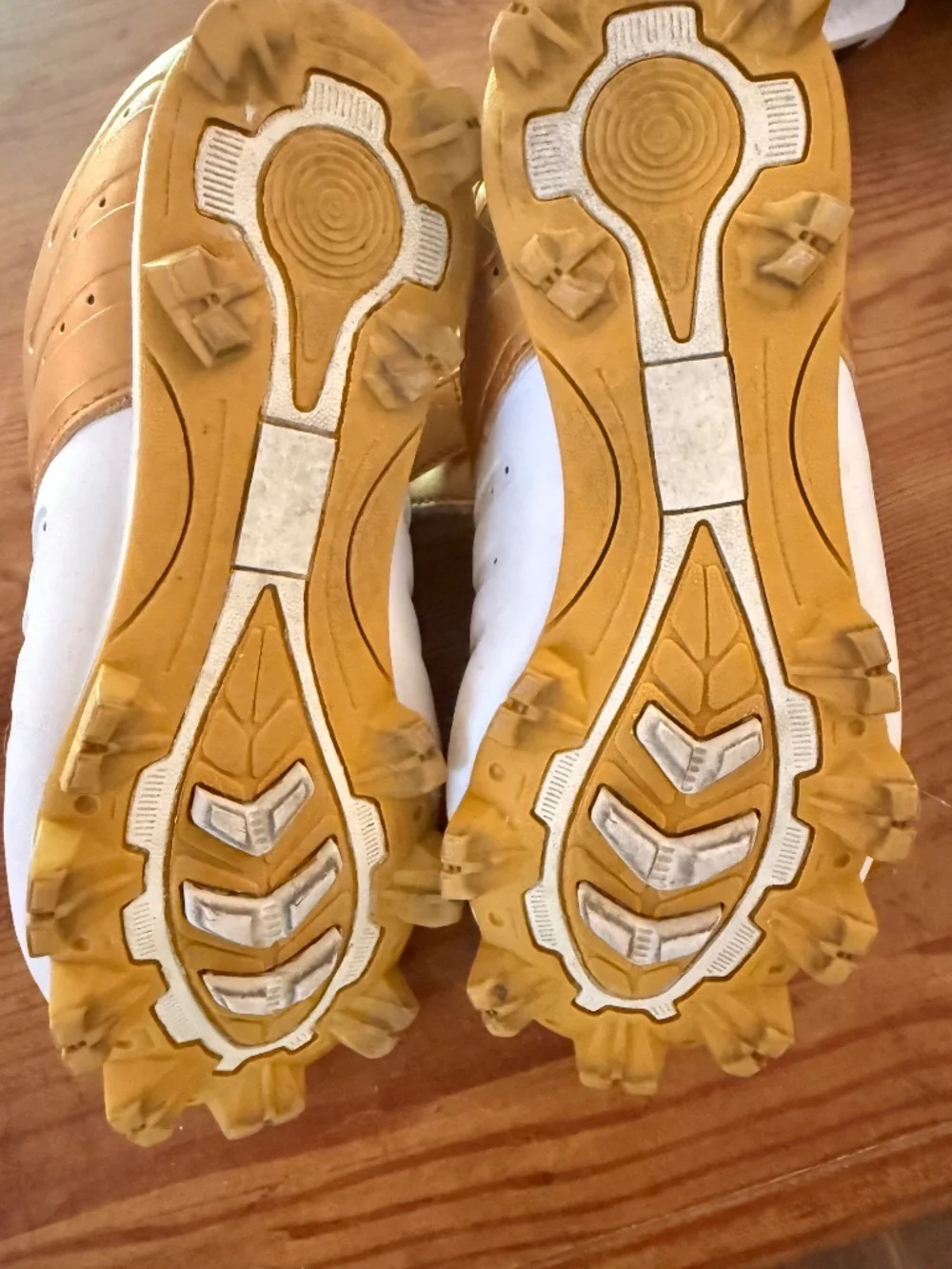 Sooneya Baseball Cleats - Kids Size 1 Gold